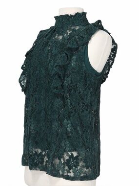 Cable & Gauge Sleeveless Lace Ruffle Mock Neck Top — Emerald Green